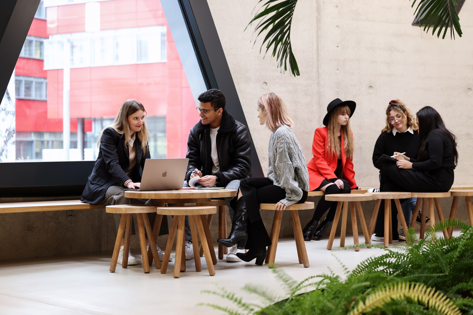 Gruppe von Studenten in der LLC