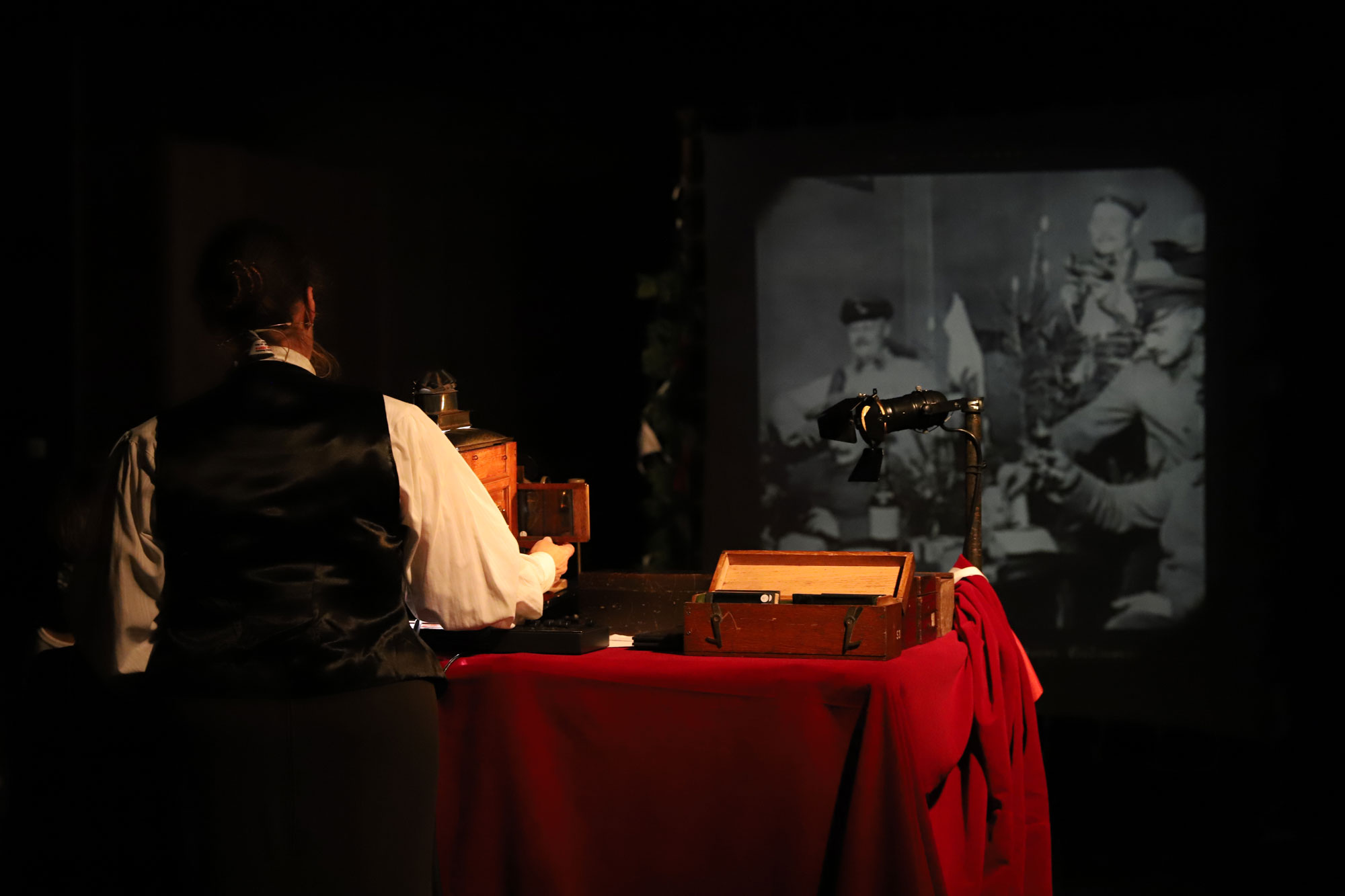 Forum Z Lost Memories of WW1. Magic Lantern show