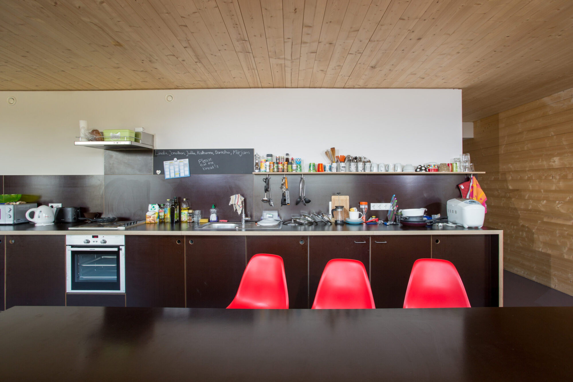 La Luxembourgeoise. Kitchen and dinning area.