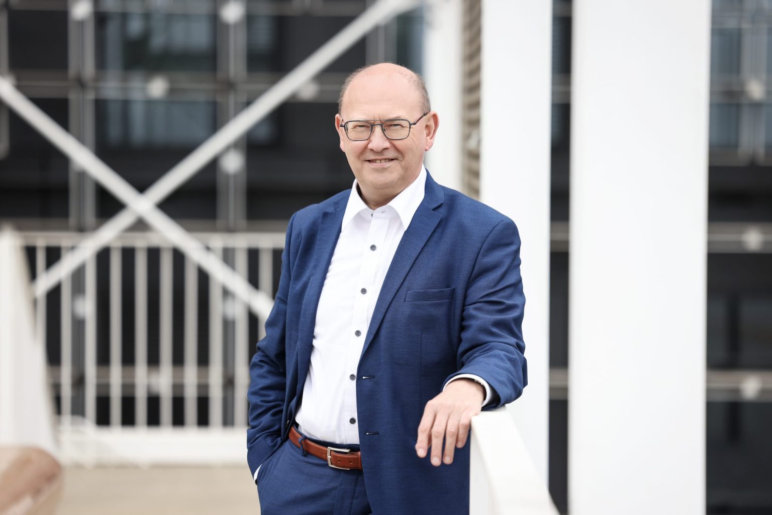 Girls studying science and technology: make it happen - FSTM I Uni.lu