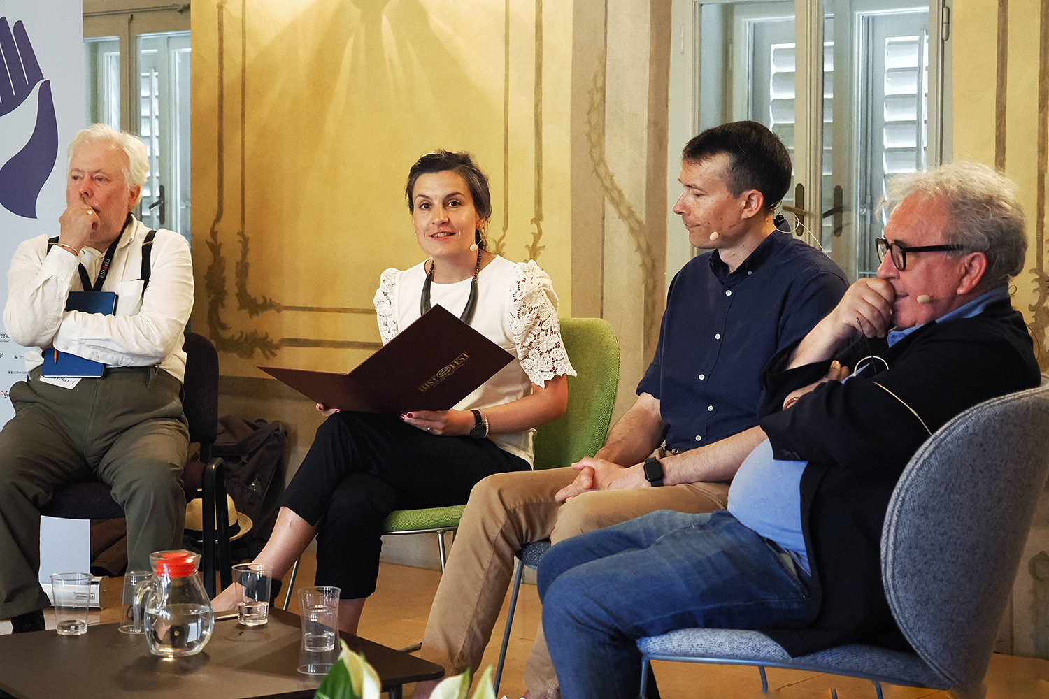 èStoria roundtable moderated by Dora Komnenovic 